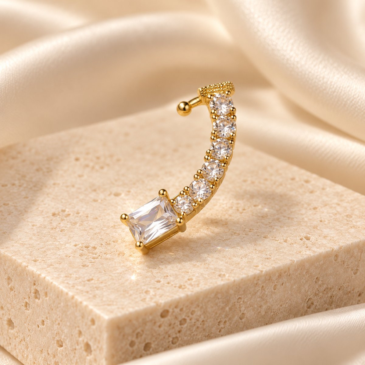 Crystal Arc Gold Taşlı Ear Cuff Küpe
