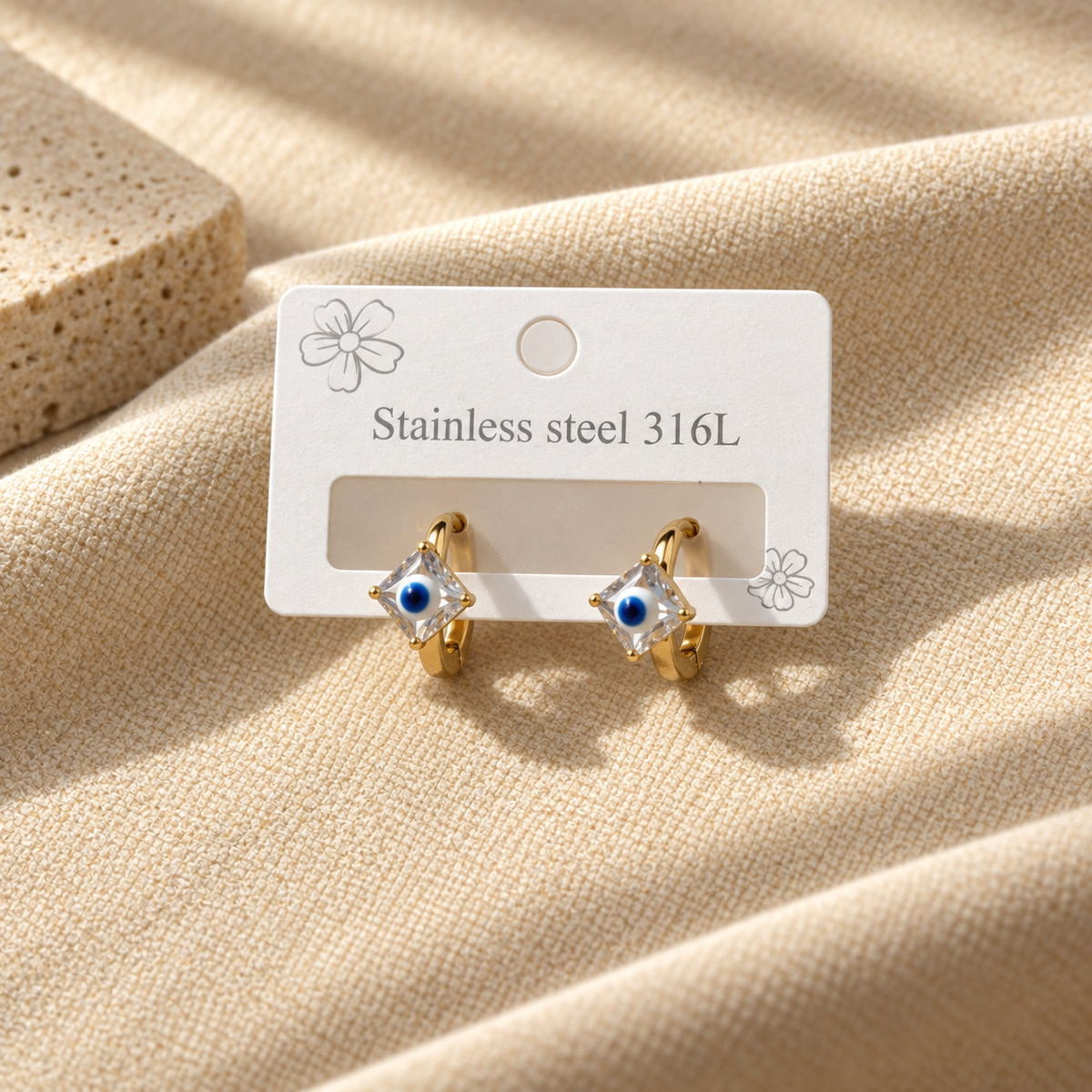Astreviia EVIL EYE Gold – Nazar Gözlü Kristal Taşlı 316L Çelik Küpe