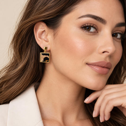 Astreviia WILD SQUARE Gold – Leopar Desenli Kare Sallantılı Küpe